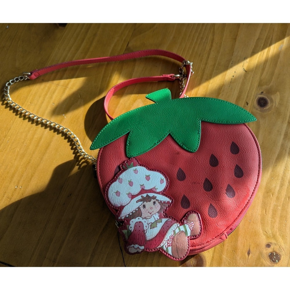 Strawberry Shortcake Fruit Shaped Crossbody Bag Red Faux Leather Novelty Purse - Picture 2 of 6